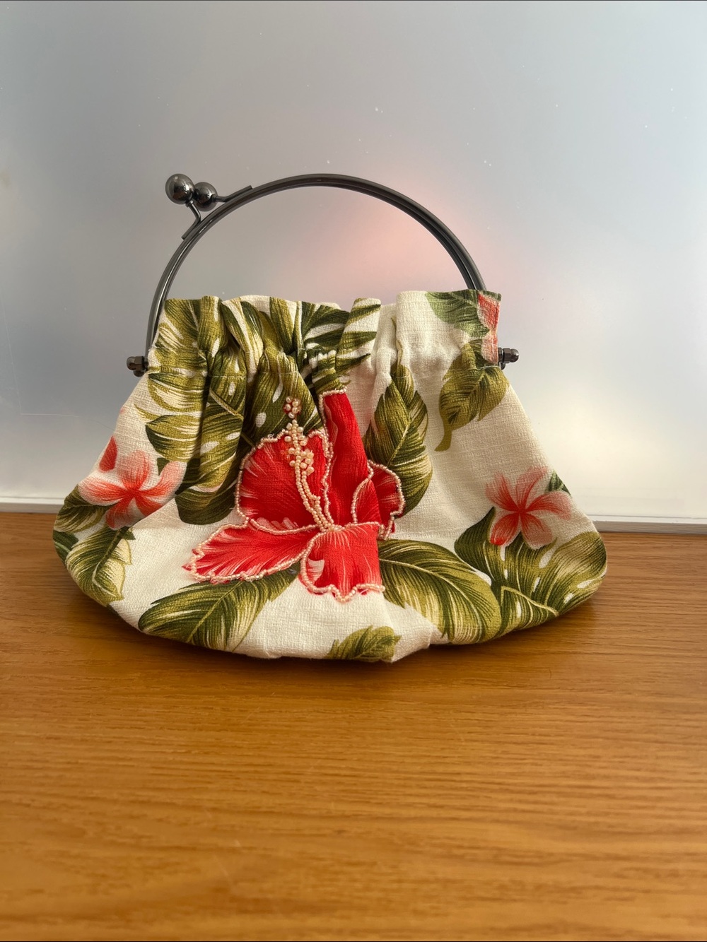 Vintage Hawaiian Cloth Hibiscus Tropical Floral Print Handbag Purse Kiss Lock